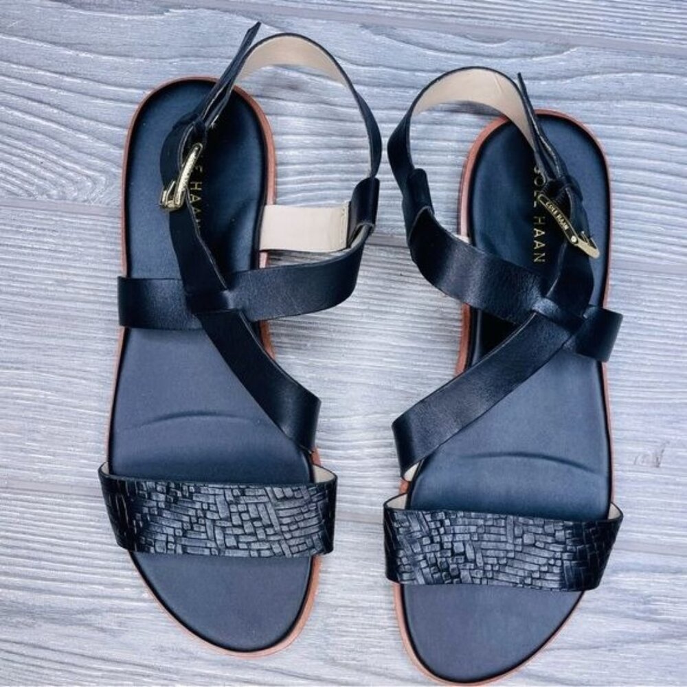 Cole Haan Womens Findra Black Buckle Strappy Sandals Shoes size 7 flats summer